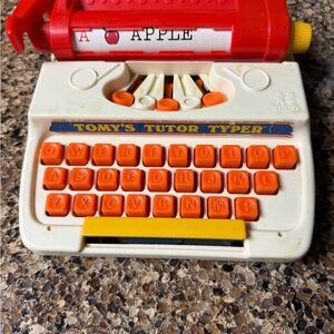 Vintage TOMY Tutor Typer Learning Typewriter Toy